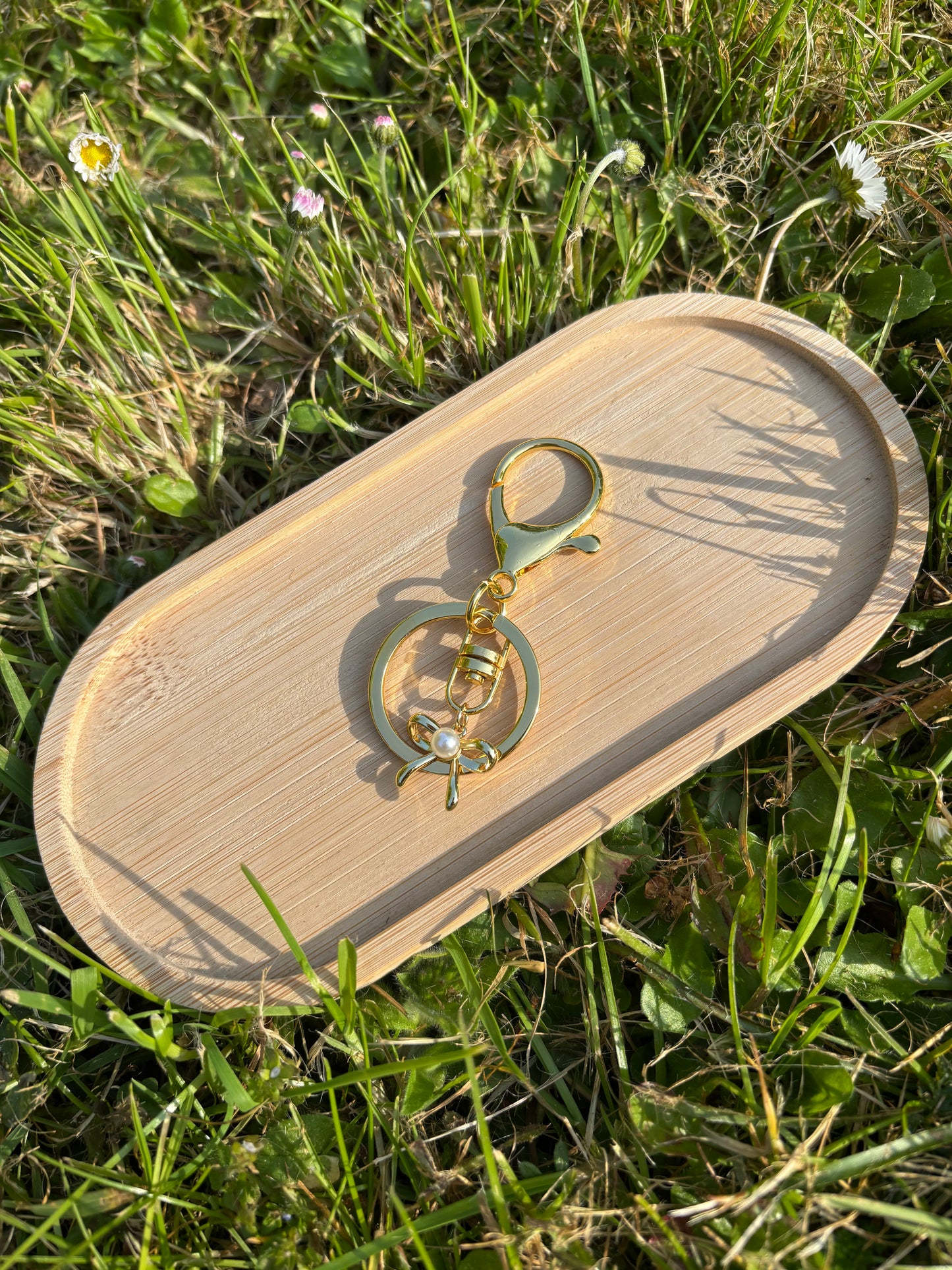 Bow pearl keyring