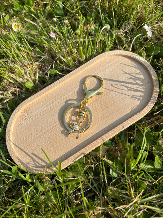 Bow pearl keyring