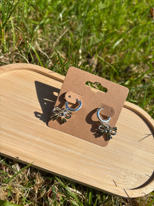 Silver bow hoops